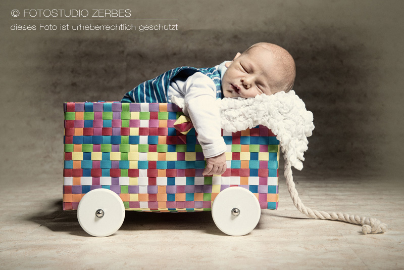 Newborn-Fotoshooting Köln, Fotos von Neugeborenen Babies, Newborns