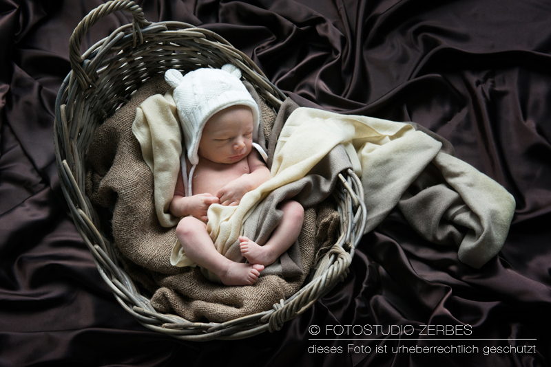 Newborn-Fotoshooting Köln, Fotos von Neugeborenen Babies, Newborns