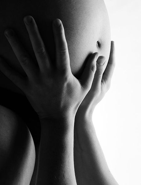 Schwangerschaftsfotoshooting-mit-Partner Babybauch-Fotostudio-Köln